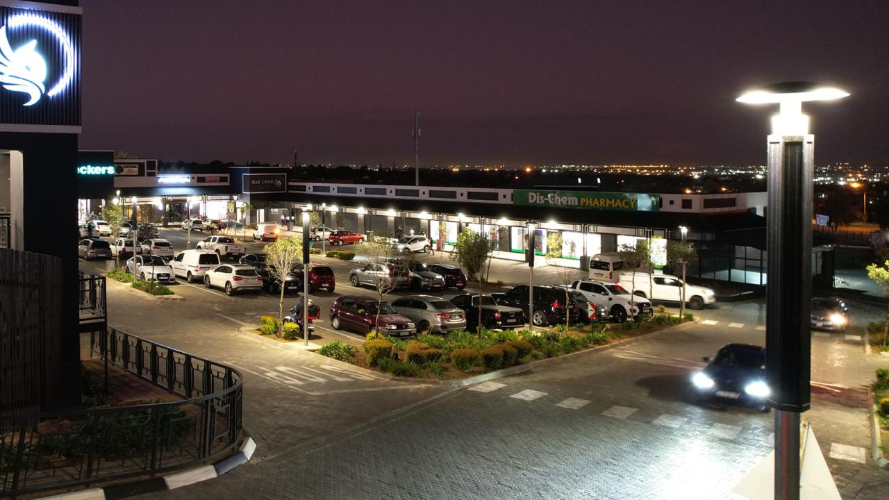 SOLAPOLE Solar Lighting for Shopping Centre Parking Area  