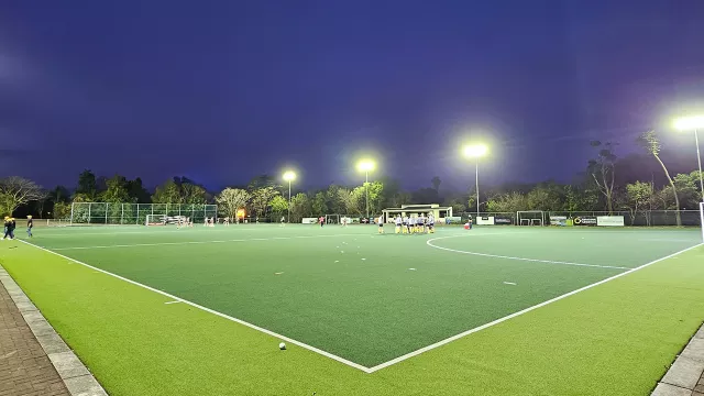 OMNIBLAST-E floodlights, controlled by Schréder ITERRA, illuminate St John's Diocesan School for Girls’ Astro Hockey field