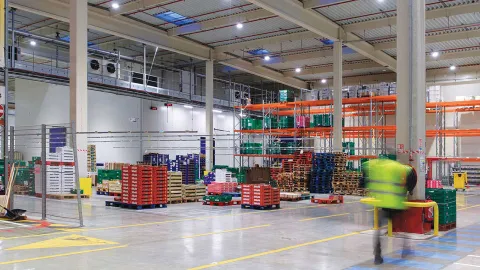 For all types of manufacturing facilities, Schréder has a lighting solution to ensure safety and reduce operating costs