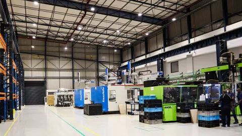 The ECOBAY and LEDBAY (with emergency version) highbays have been installed inside the buildings, and the DUISA emergency lighting range has been installed at Emergency exit doors.